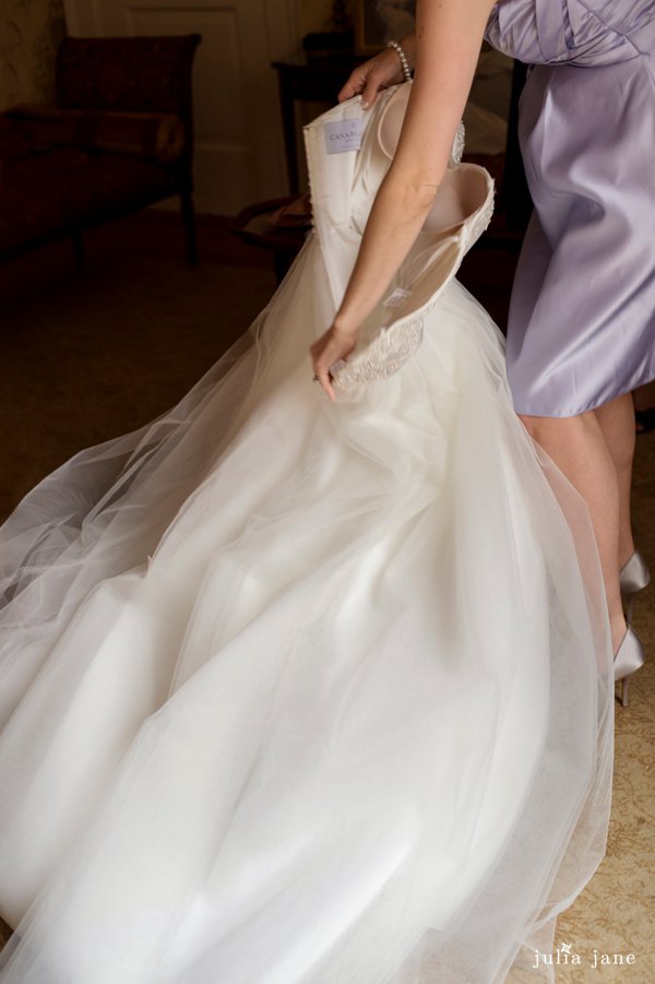 bride getting ready at cairnwood estate