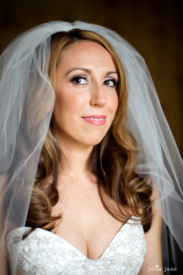 bridal portraits at cairnwood estate