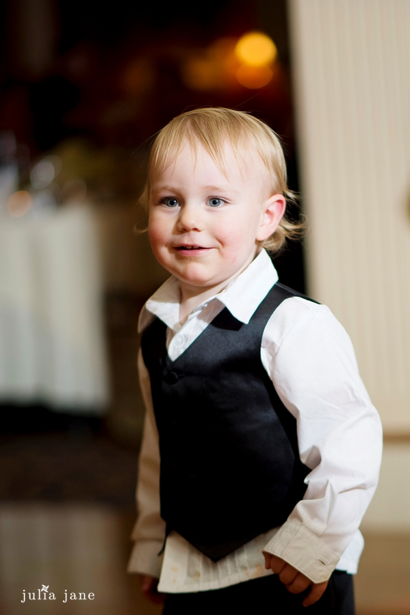 winter wedding at the fox hill inn by connecticut wedding photographer, julia jane studios